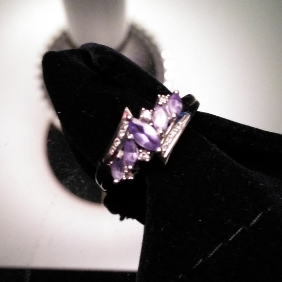 Macy's Tanzanite & Diamond  14K Gold Ring size 7 - Picture 1 of 2